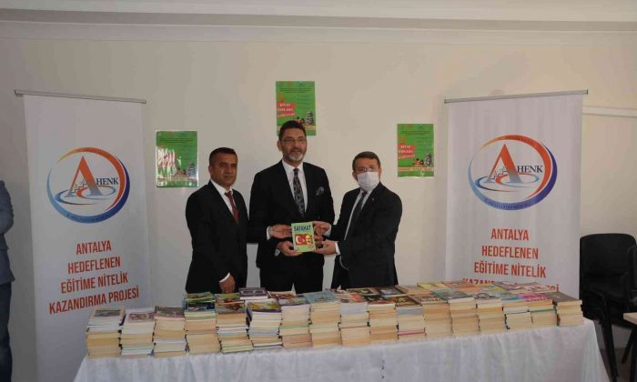 Korkuteli Belediyesinden rekor kitap bağışı