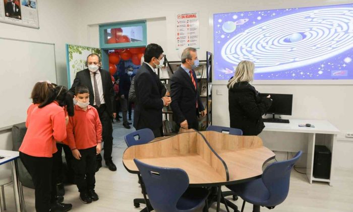 “Kütüphanesiz Okul Kalmasın” projesi okullarda devam ediyor