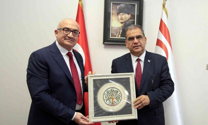 Manisa CBÜ Rektörü Prof. Dr. Ataç KKTC Başbakanı Sucuoğlu ile buluştu