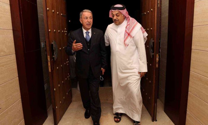 Milli Savunma Bakanı Akar, Katarlı mevkidaşı el-Atiyye ile görüştü