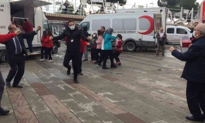 Oynayarak kan verdiler