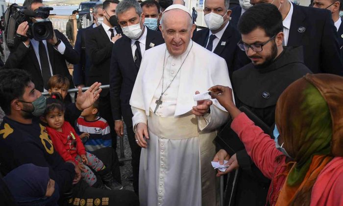 Papa, Avrupa’da göçmenlere yönelik davranışları kınadı