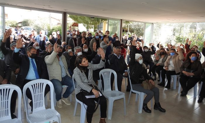 PSAKD Çeşme Şubesi’nde Sedat Mutlu güven tazeledi