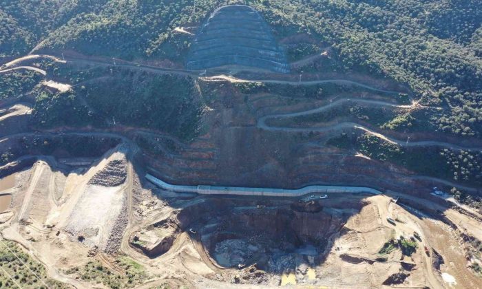 Sarıçay Barajı’nda çalışmalar aralıksız devam ediyor
