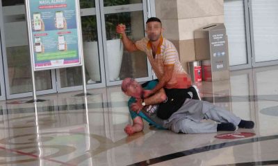 Ustasının boğazına bıçak dayayıp rehin alan zanlıdan ‘akli denge’ raporu istendi