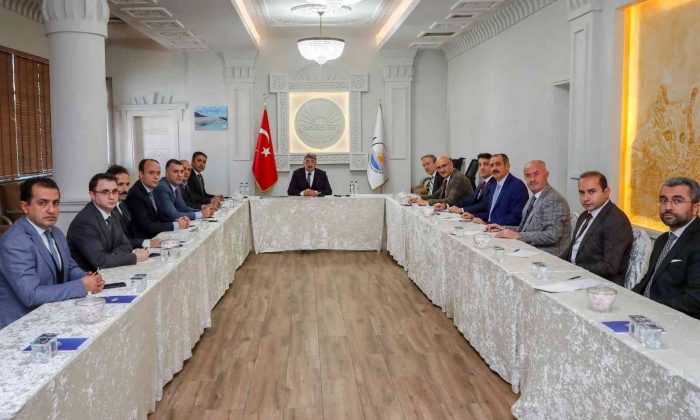 Vali Bilmez, ilçe belediye başkanlarıyla bir araya geldi