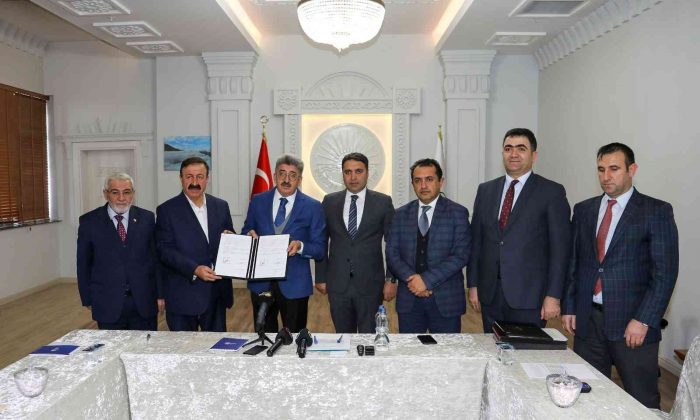 Van Büyükşehir Belediyesinde ‘sosyal denge tazminatı’ imzalandı