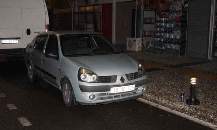 Vatandaşların yolunu kesip polise ihbar ettiği alkollü sürücü, savcı olduğunu iddia edip hakaret yağdırdı