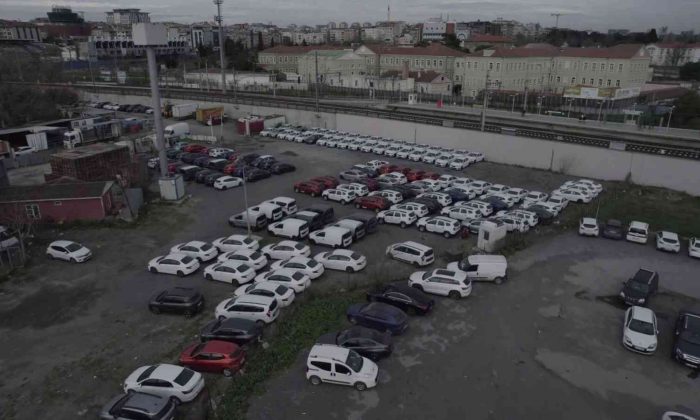 Zeytinburnu’nda bir otopark dolusu sıfır araç