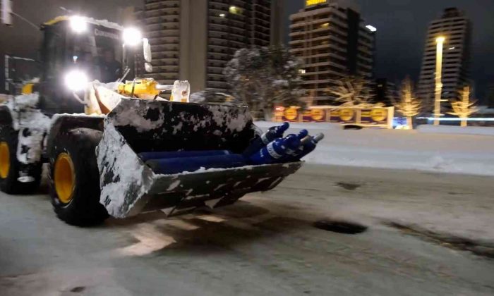 Acil servisteki hastalar için zamanla yarıştılar