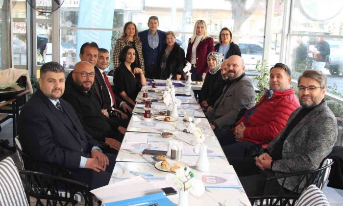 Adana 01 Kadın Futbol Kulübü yönetimi tanıtıldı