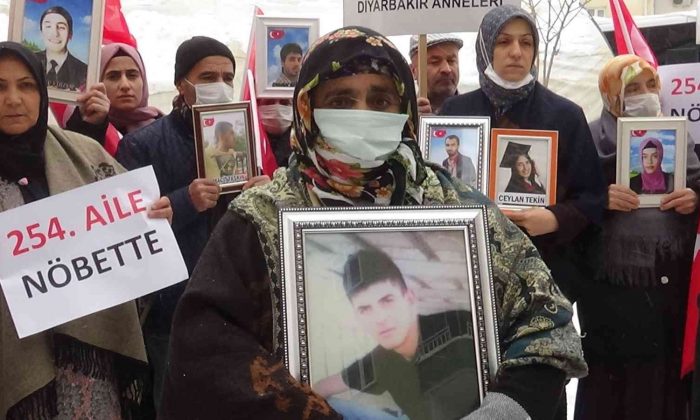 Ailelerin direnişine kar altında katılım devam ediyor