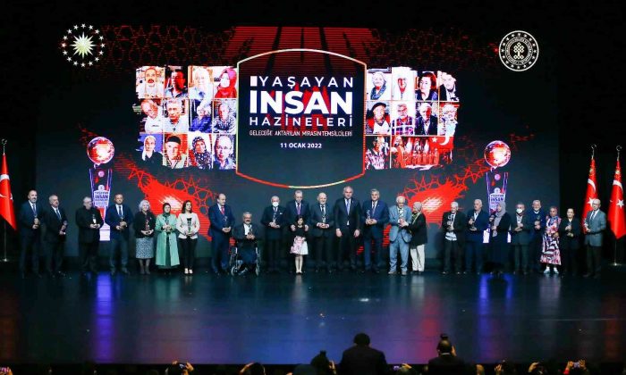 Ataner, Cumhurbaşkanı Erdoğan tarafından ödüllendirildi
