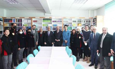 ATO’dan hamisi olduğu Gazi Mesleki ve Teknik Anadolu Lisesi Kütüphanesi’ne ziyaret