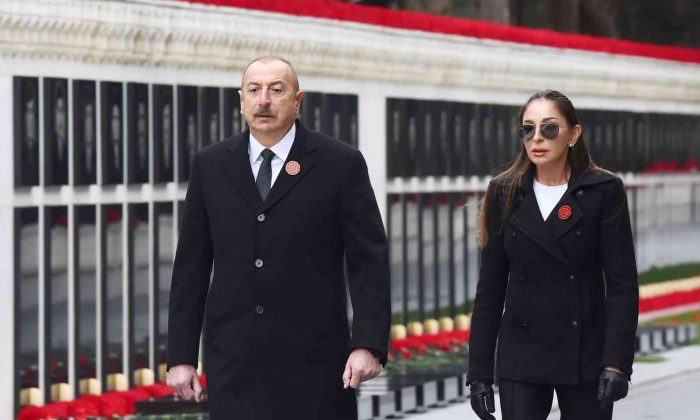 Azerbaycan’da 20 Ocak katliamının kurbanları anıldı