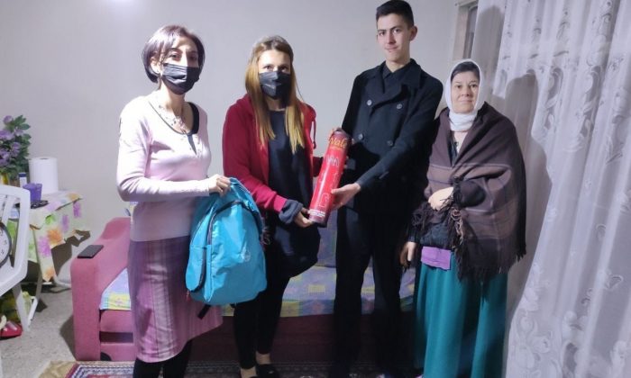 Bakan Kasapoğlu, Aydınlı gence verdiği verdiği sözü yerine getirdi