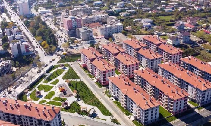 Bakan Kurum: “Arnavutluklu kardeşlerimizin yaralarını sarmak için seferberlik ruhu ile hareket ettik”