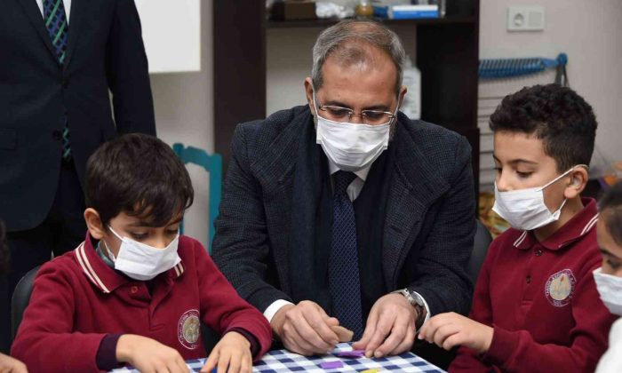 Başkan Bozdoğan, akademide öğrencilerle buluştu, heyecanlarına ortak oldu