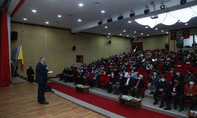 Başkan Büyükkılıç, Kariyer Günleri’nde 300 öğrenciyle bir araya geldi