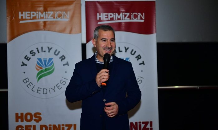 Başkan Çınar’dan öğrencilere karne hediyesi