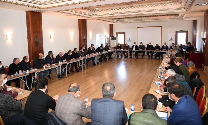 Başkan Kocaman, muhtarlara projeleri anlattı