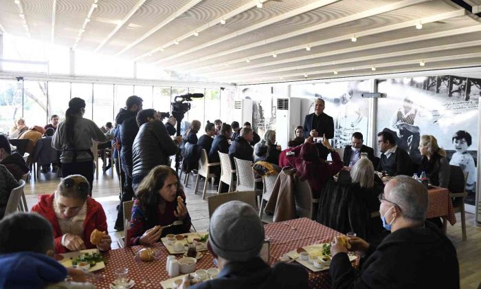 Başkan Uysal, görme engellilerle buluştu