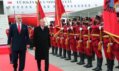 Cumhurbaşkanı Erdoğan, Arnavutluk’ta resmi törenle karşılandı
