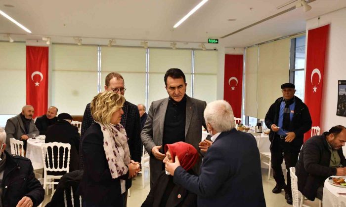 Dündar, mahalle muhtarları ve temsilcileri ile buluştu