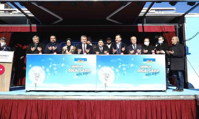 Dursunbey’de doğalgaz ateşi yandı