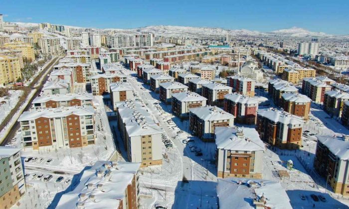 Elazığ’da 24 Ocak depreminin ardından 17 bin 95 konut ve 243 iş yeri hak sahiplerine teslim edildi
