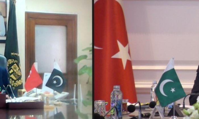 İçişleri Bakanı Soylu, Pakistanlı mevkidaşı Ahmed ile yasa dışı göçü görüştü