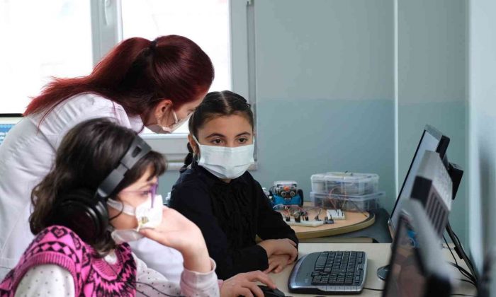 İlkokul öğrencisi, Siber Zeka Bilgi Yarışması’na damga vurdu