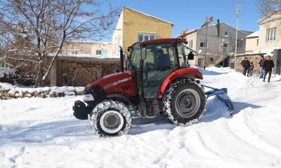 Kar bıçakları belediyeden, temizlik mahalleliden