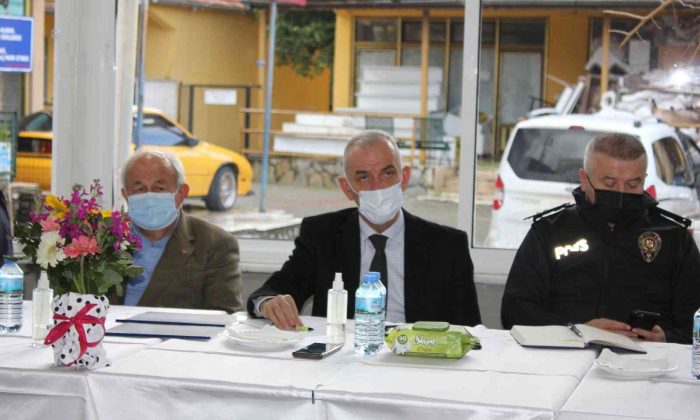 Marmaris Kaymakamı İçmeler Mahallesinde halk toplantısı yaptı