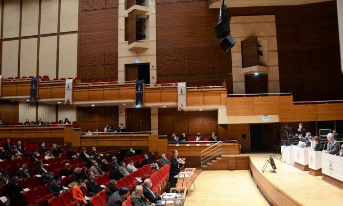 Meclisin gündemi, Grand Plaza ve yarışma parası oldu