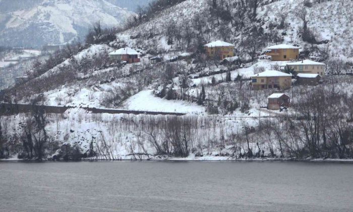 ‘Saklı Cennet‘te karla mücadele