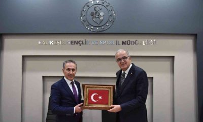 Voleybol Federasyon Başkanı Üstündağ, Balıkesirli gençlerle buluştu