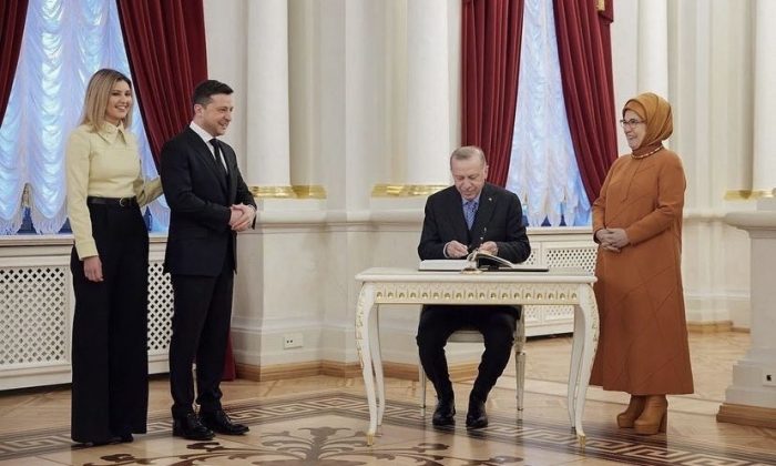Ukrayna Devlet Başkanı Zelenskiy: “Türkiye ile diplomatik ilişkilerimizin başlangıcının 30’uncu yılını kutluyorum”