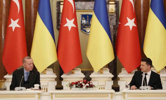 Ukrayna Devlet Başkanı Zelenskiy: “Ülkemizin toprak bütünlüğüne, egemenliğimize ve Kırım konusuna aktif destek veren Cumhurbaşkanı Erdoğan’a çok teşekkür ederim”