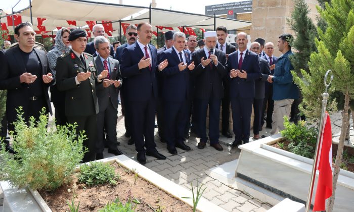 Tarihi zaferin yıl dönümünde Şehitler Anitina çelenk sunuldu